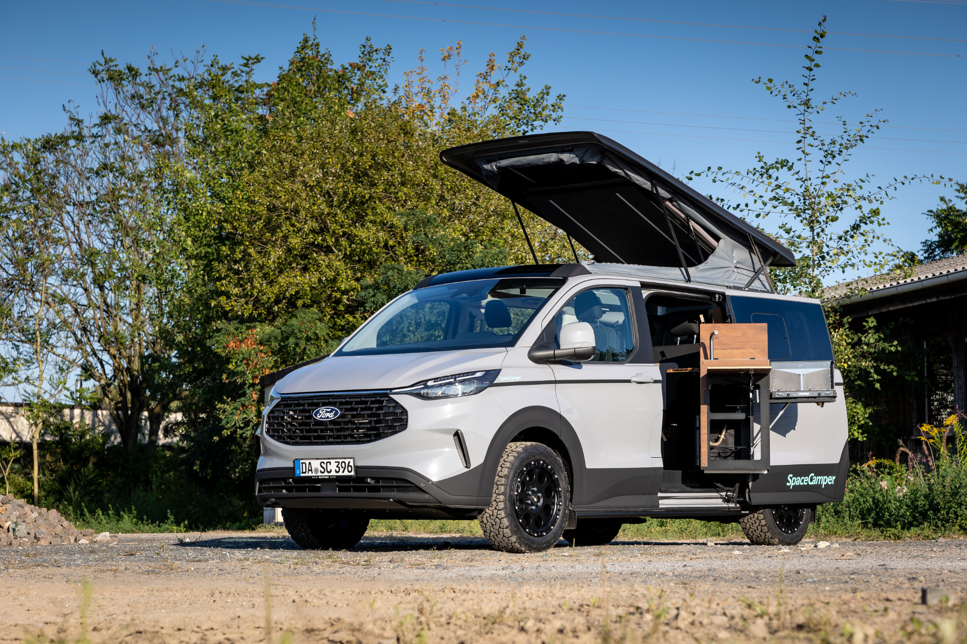 SpaceCamper Redefines Van Life at Caravan Salon 2024 with New Models and Innovative Roof Design