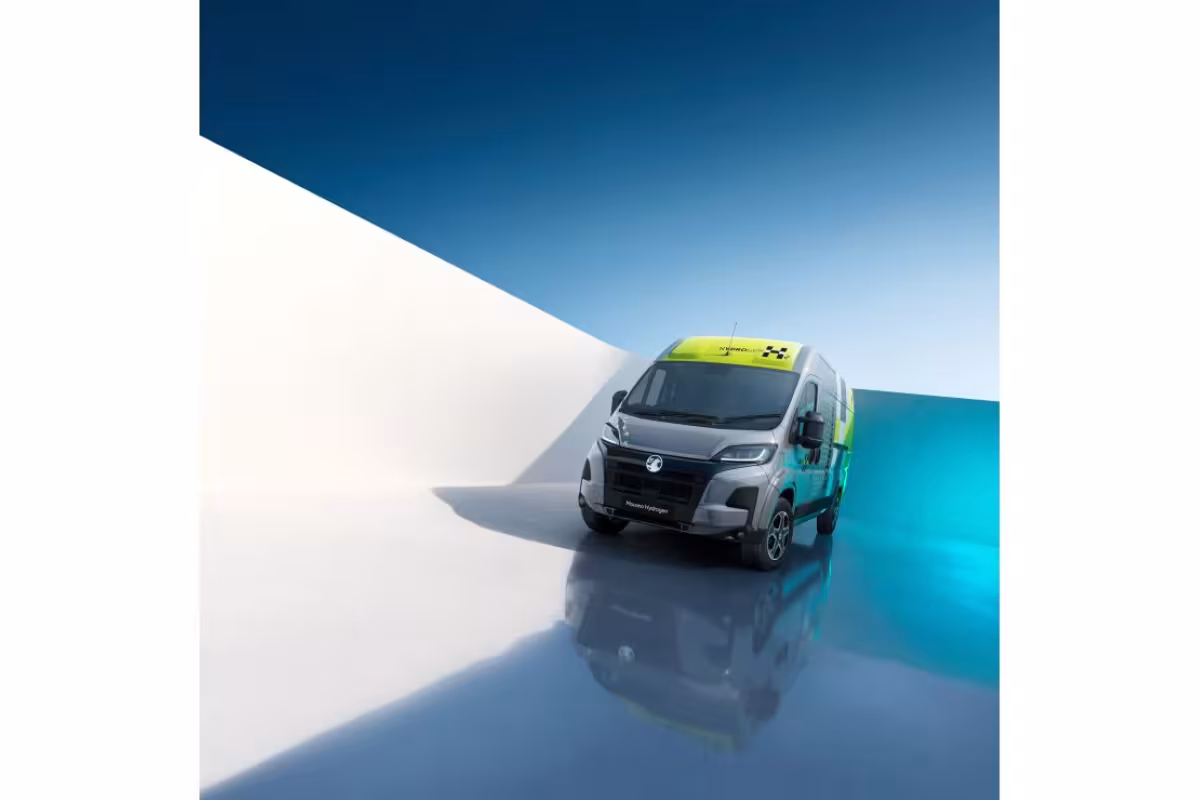 Vauxhall Movano HYDROGEN Wins Editor's Choice Award at the 2025 What Van? Awards