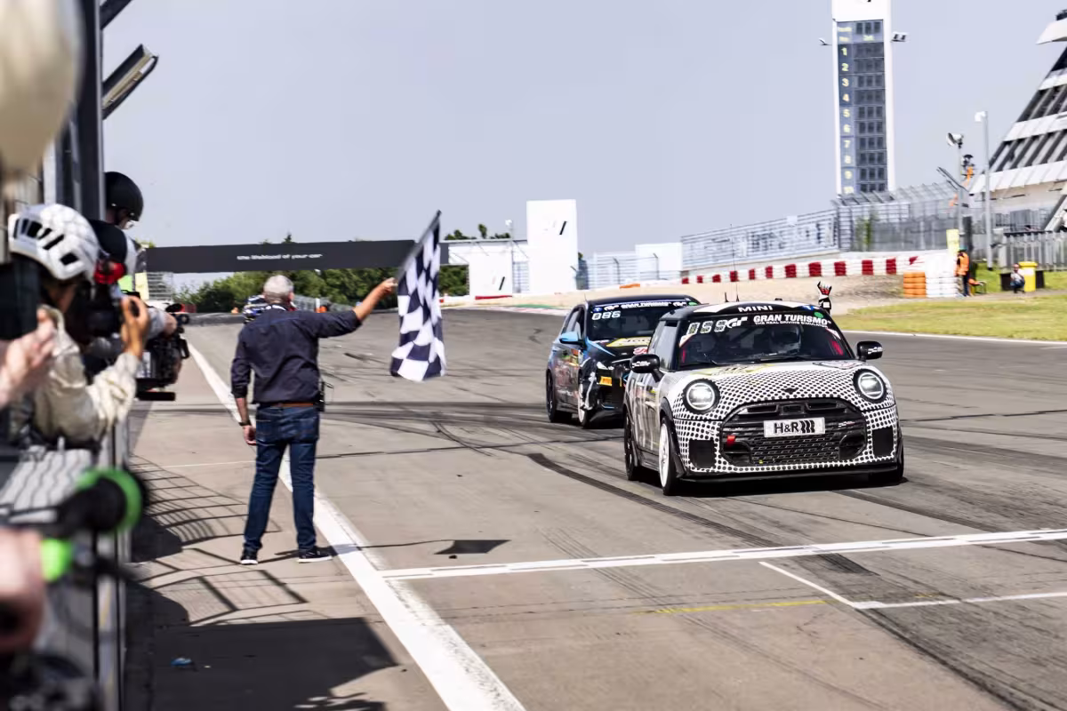 MINI Races into Hearts Again: Bulldog Racing Snags Podium Finish at Nürburgring 24H