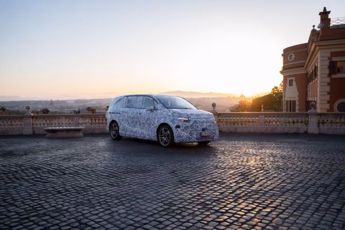 Mercedes-Benz VLE Impresses on Long-Distance Test Drive to Rome