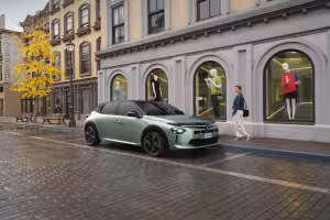New Lancia Ypsilon Steals the Show in "Naturally Eye Catching" Commercial