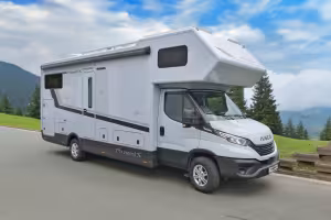 PhoeniX Unveils Gas-Free Maxi Alkoven 7800 RSL: Freedom Meets Comfort
