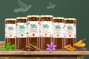 Organic Honey with Organic Herbs and Spices