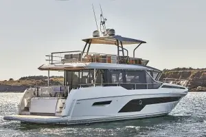 THE X-LINE SERIES BY PRESTIGE YACHTS REDEFINES LUXURY AND WELL-BEING AT SEA