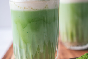 Warum Matcha der neue Kaffee ist – und wie der grüne Tee unseren Lifestyle revolutioniert