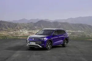 Volkswagen Unveils the New Tayron: A Versatile and Spacious SUV for the Modern Family