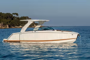 Four Winns Launches H9 Sterndrive: Luxury, Comfort, and Custom Style on the Water