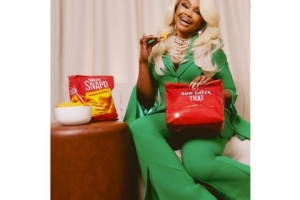 Cheez-It Snap’d and Phaedra Parks Serve Style and Flavor With Exclusive Snack-Inspired Bag