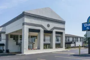 Laurel Real Estate Co. Facilitates Sale of Days Inn Columbus East Airport