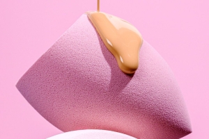 Glow Up: How to Apply Tinted Moisturizer Like a Pro for Radiant, Healthy Skin