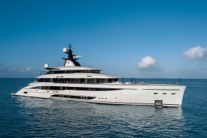 CRN Brings Hybrid Superyacht M/Y AMOR À VIDA to the U.S.—Here’s Why Boat Show Fans Will Care