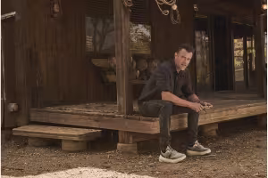 Josh Duhamel Backs STOKE Shoes to Fix Wide-Feet Footwear Gap