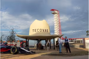World's Largest Cowboy Hat Opens With a Bar at COTA