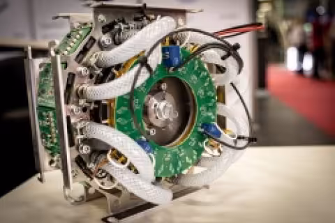 Cutting-edge technology: an axial flux traction motor with fully integrated power electronics 