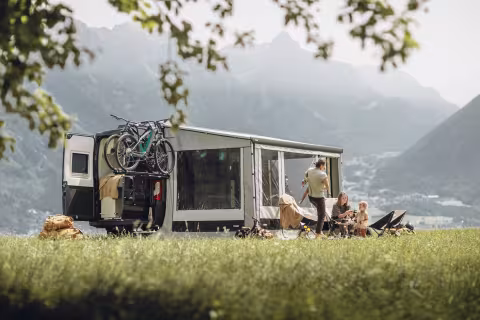 Thule Unveils Thule VeloTrack: The Ultimate E-Bike Carrier for Van Adventures