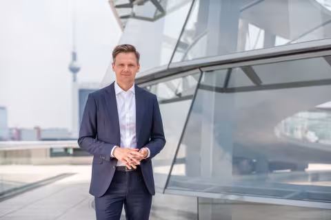 THINK TANK "FUTURE OF THE HOSPITALITY INDUSTRY" CALLS FOR SWIFT GOVERNMENT FORMATION