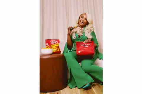 Cheez-It Snap’d and Phaedra Parks Serve Style and Flavor With Exclusive Snack-Inspired Bag