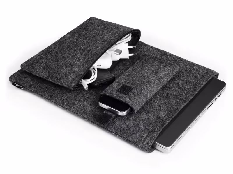 New Work with EFFECT: New Laptop Accessories from DURABLE Made from Recycled PET Felt