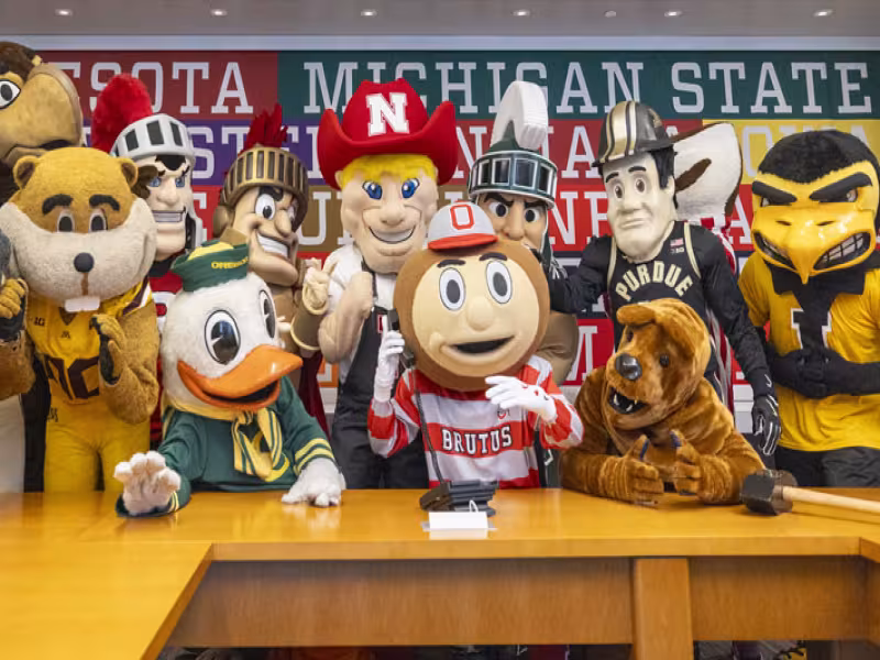 Abbott and Big Ten Conference Tackle Blood Shortage with "The We Give Blood Drive"