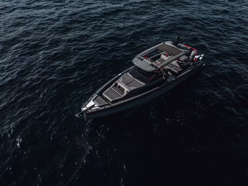 BRABUS Marine Unveils the Phantom Gray Signature Edition of the BRABUS Shadow 1000 Superboat