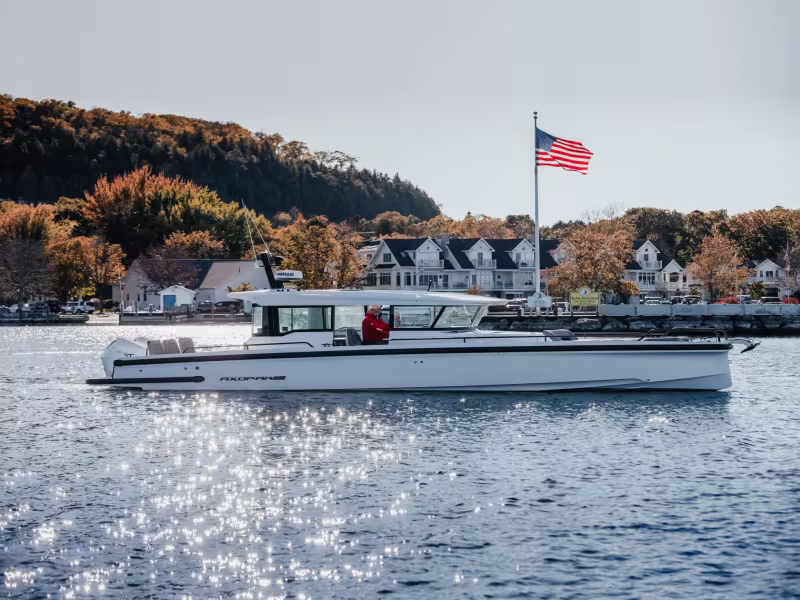 Axopar 37 XC Cross Cabin Enhances Great Lakes Boating Experience for Wisconsin Couple
