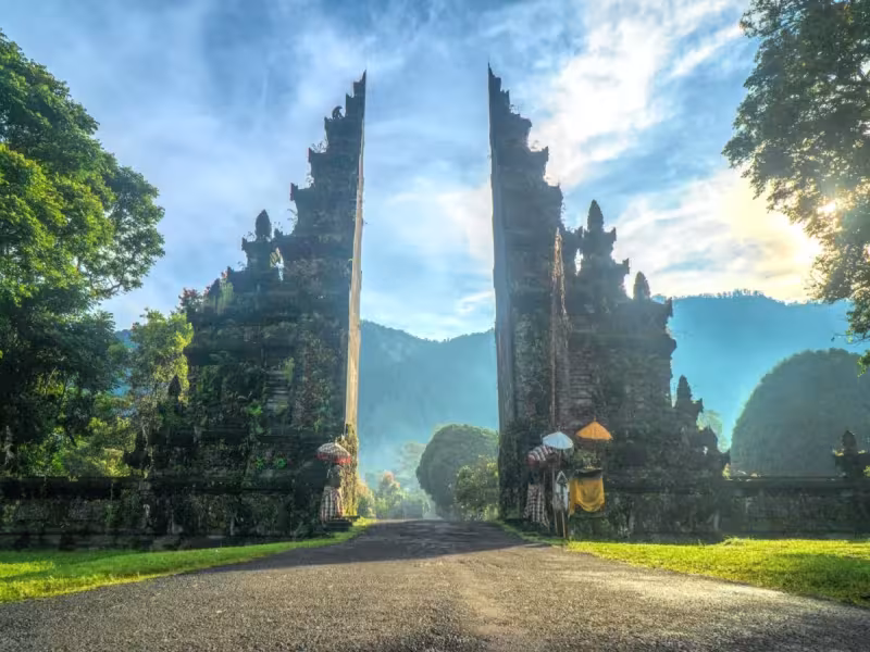 Bali's Booming Illegal Villa Rentals Threaten Tourism and Environment
