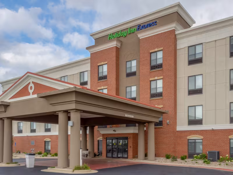 Legendary Capital Finalizes $10.1M Sale of Indianapolis Holiday Inn Express, Citing Strategic Growth Plan