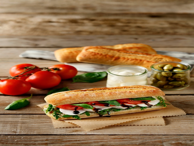 It's always SANDWICH O'Clock by SELECT bakery !