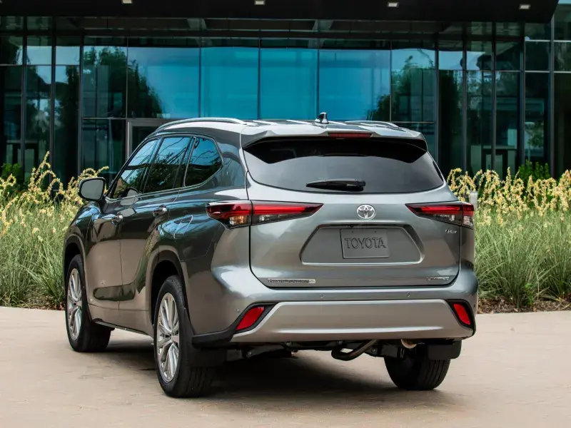 Celebrate the Best of Toyota Highlander with Limited 25th Edition Hybrid