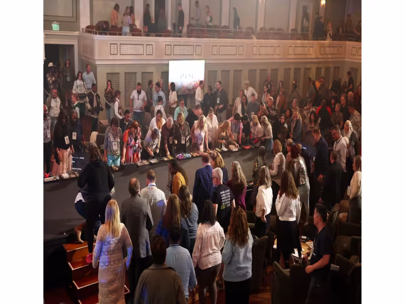 Sold-Out Boston Event Turns Everyday Objects Into a Mirror for the Mind