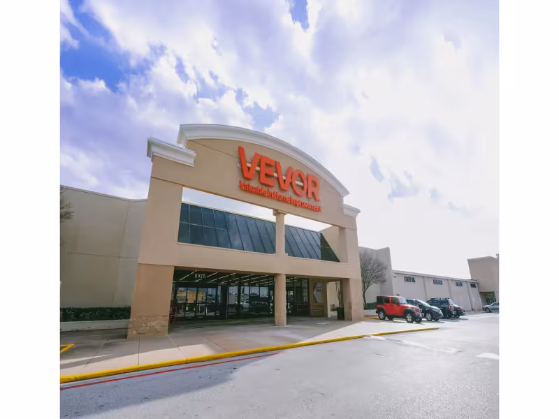 Houston's VEVOR Store Sees Fall Rush on Lawn Sweepers, Chainsaws