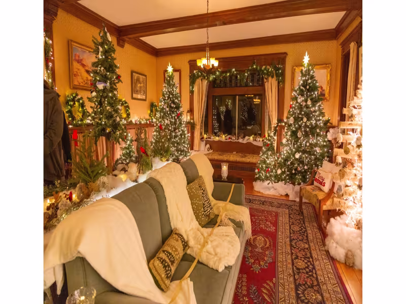 Christmas at the Castle Returns With an Old-Fashioned New England Theme