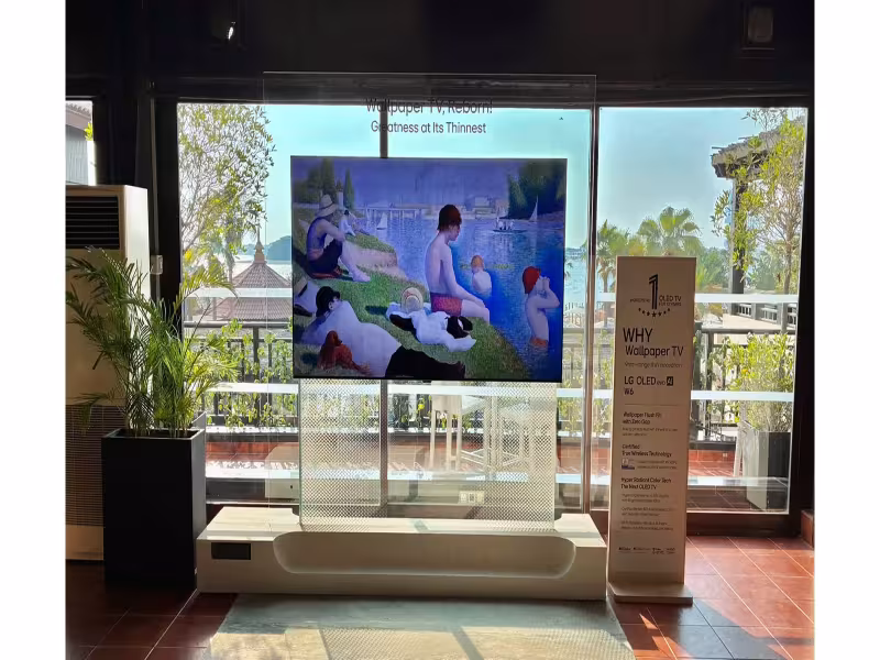 LG's Wireless Wallpaper TV Hits UAE Hotspots in a Winter Roadshow