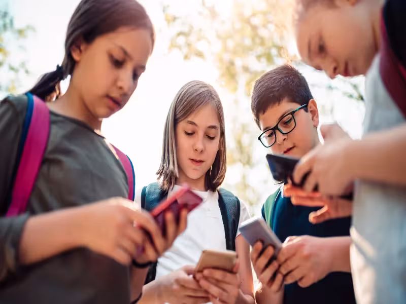 Social Media Safety Group Urges Parents to Use Third-Party Software