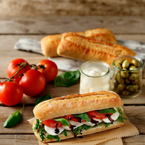 It's always SANDWICH O'Clock by SELECT bakery !