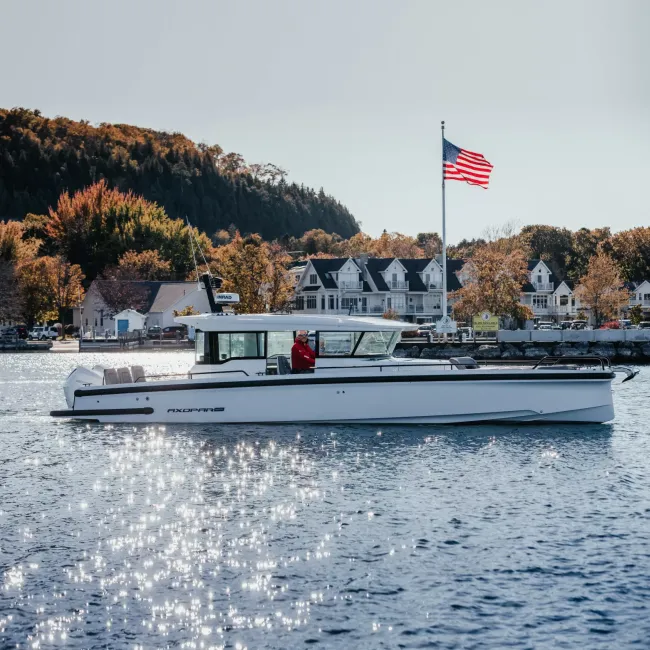 Axopar 37 XC Cross Cabin Enhances Great Lakes Boating Experience for Wisconsin Couple