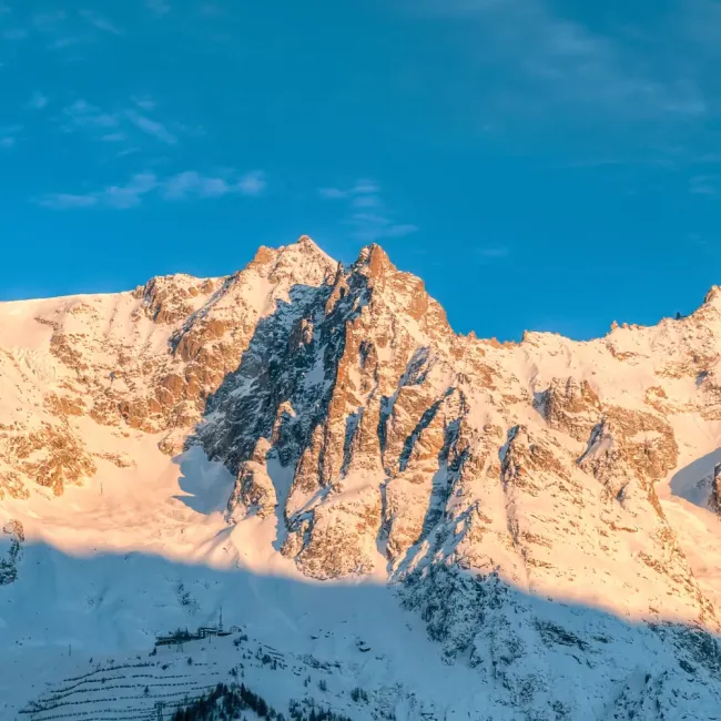 Monte Bianco: The Majestic King of the Alps Beckons for Year-Round Adventure