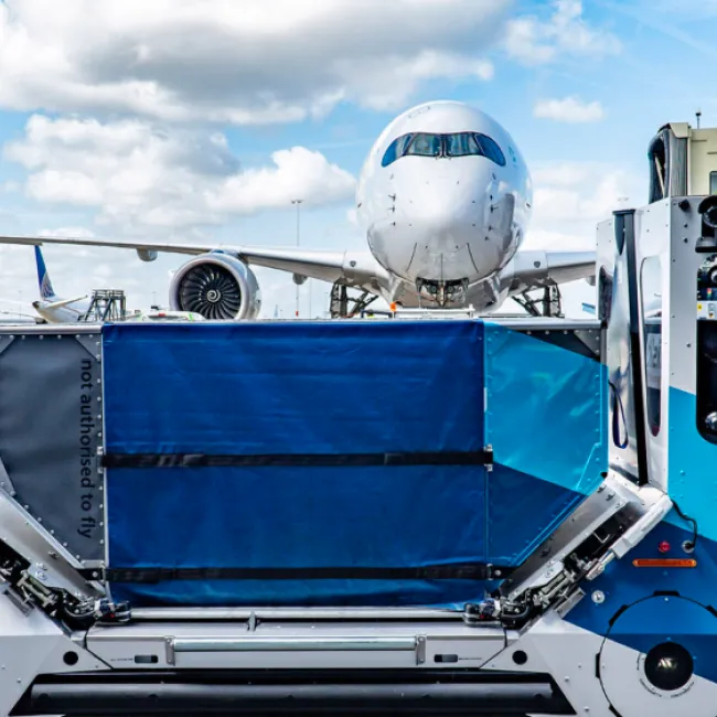 Royal Schiphol Group Revolutionizes Baggage Handling with Auto-DollyTug Deployment