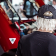 The 33 Stradale on the test bench with F1 Driver Valtteri Bottas