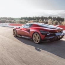 The 33 Stradale on the test bench with F1 Driver Valtteri Bottas