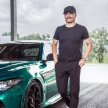 The 33 Stradale on the test bench with F1 Driver Valtteri Bottas