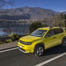  Fiat Grande Panda Makes Global Debut with Electric and Hybrid Powertrains, Taking on the B-Segment