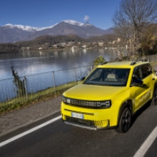  Fiat Grande Panda Makes Global Debut with Electric and Hybrid Powertrains, Taking on the B-Segment