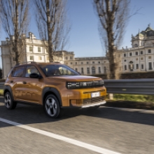  Fiat Grande Panda Makes Global Debut with Electric and Hybrid Powertrains, Taking on the B-Segment