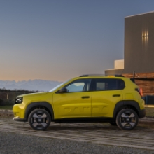  Fiat Grande Panda Makes Global Debut with Electric and Hybrid Powertrains, Taking on the B-Segment