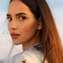 L'Oréal Reports 13.6% Sales Growth in Q1 1998