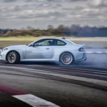 The new BMW M2 CS - Dynamic