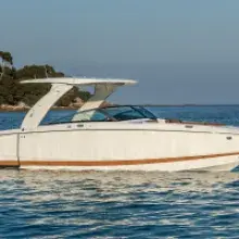 Four Winns Launches H9 Sterndrive: Luxury, Comfort, and Custom Style on the Water
