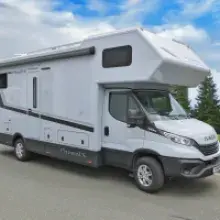 PhoeniX Unveils Gas-Free Maxi Alkoven 7800 RSL: Freedom Meets Comfort