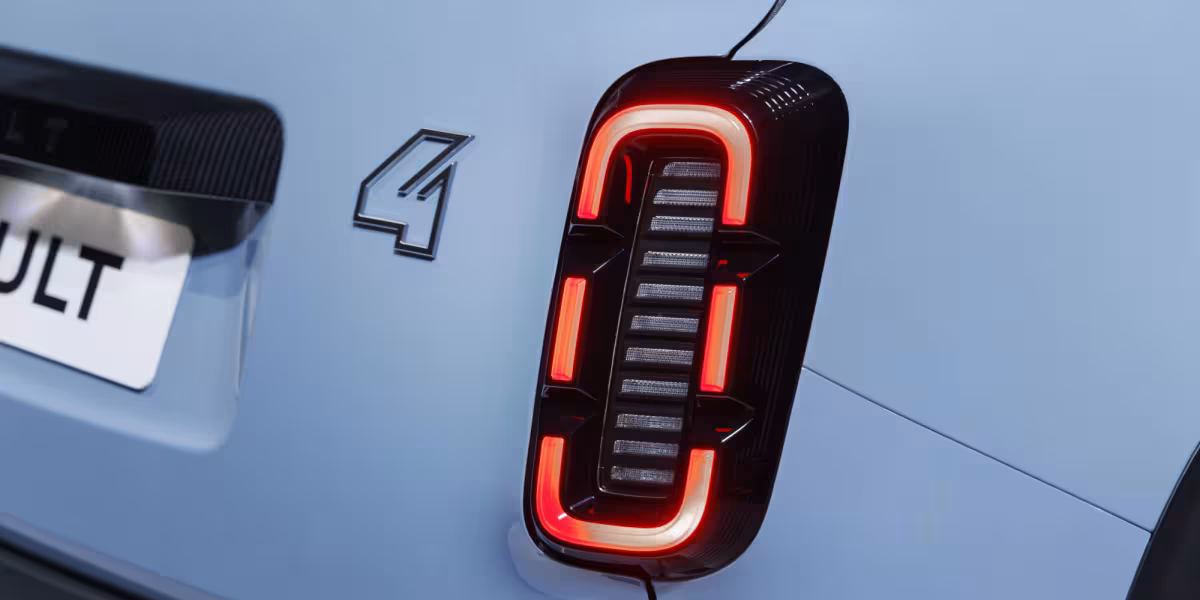 RENAULT 4 E-TECH ELECTRIC: THE COMEBACK OF A LEGEND
